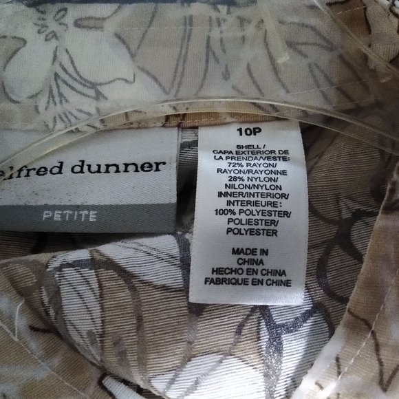 Alfred Dunner Blouse Size 10P Beige - Picture 8 of 8